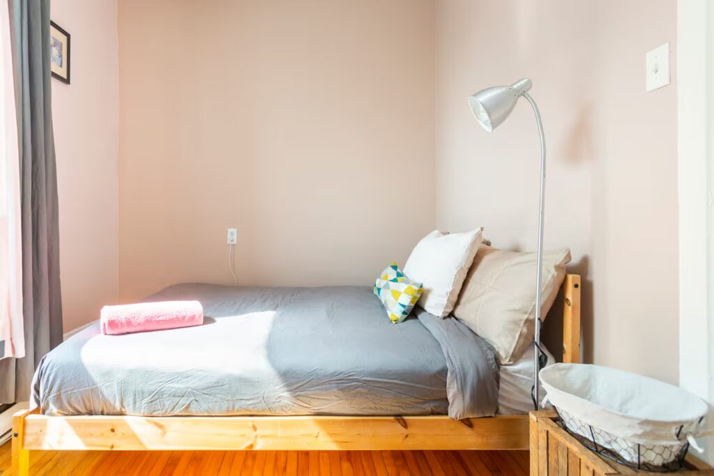 Mount Royal Plateau, Bright Small Room,Duluth